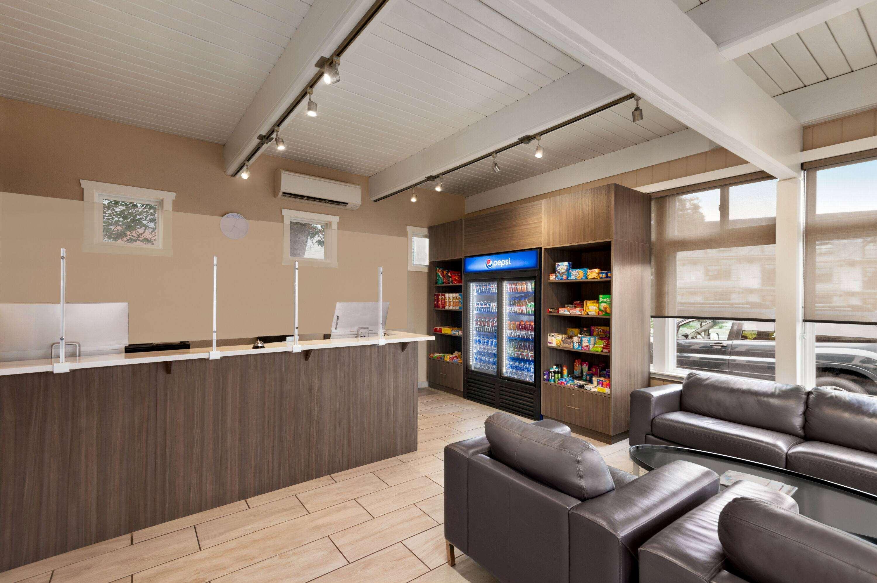 Super 8 By Wyndham Courtenay Buitenkant foto